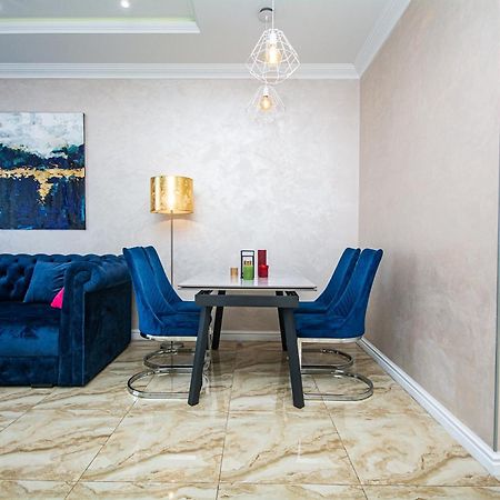 키예프 Luxury For Business & Pleasure Royal 3 아파트 외부 사진