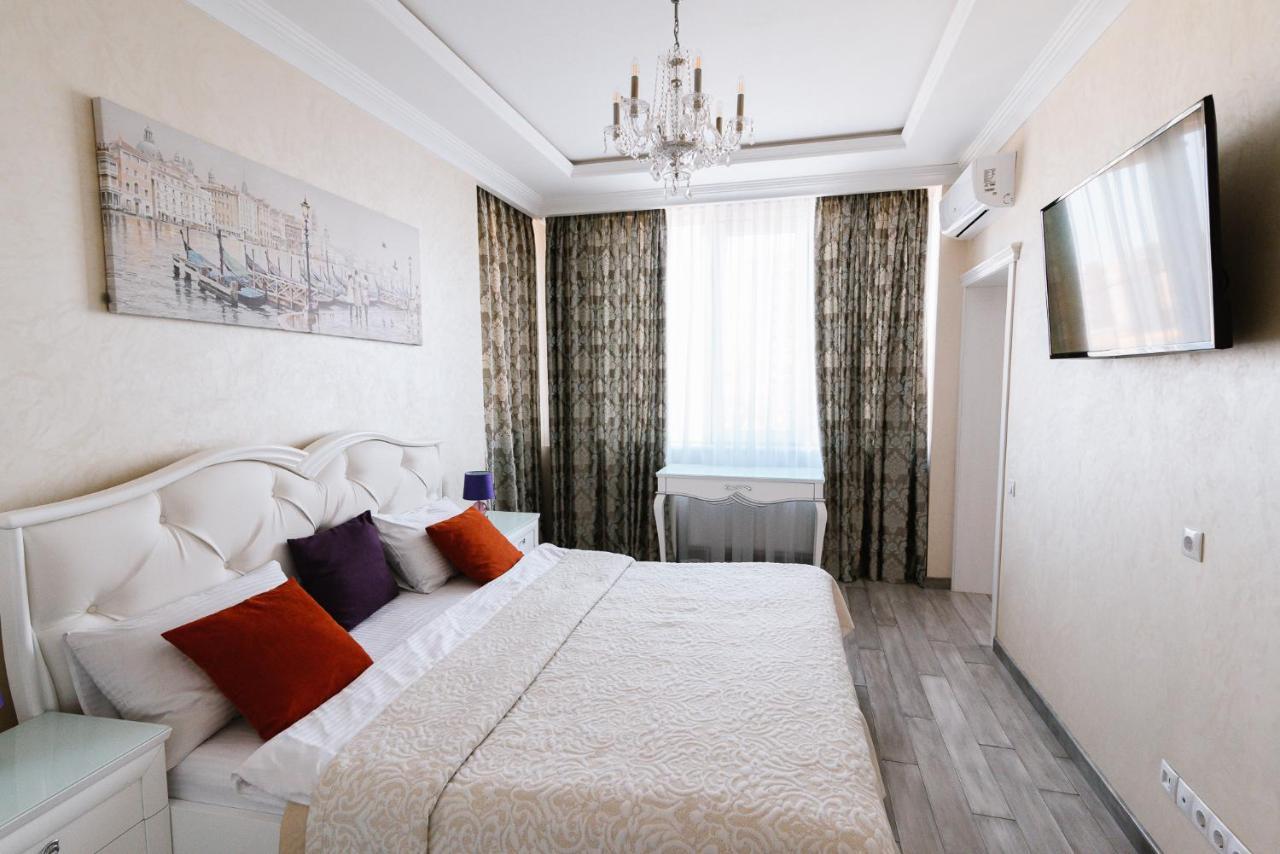 키예프 Luxury For Business & Pleasure Royal 3 아파트 외부 사진
