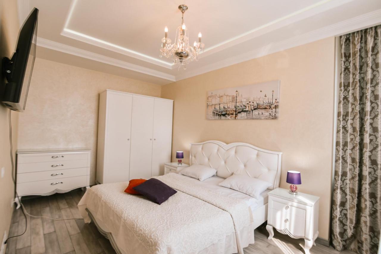 키예프 Luxury For Business & Pleasure Royal 3 아파트 외부 사진