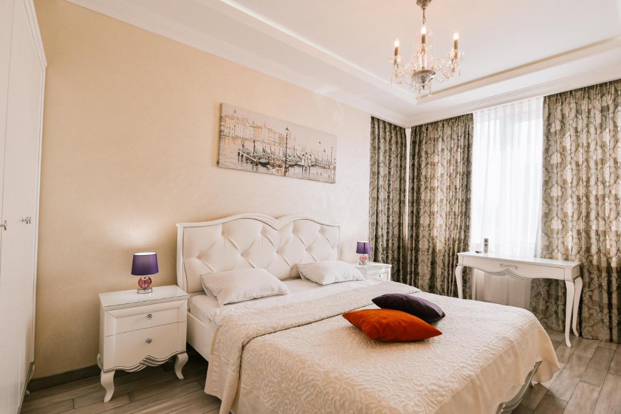 키예프 Luxury For Business & Pleasure Royal 3 아파트 외부 사진